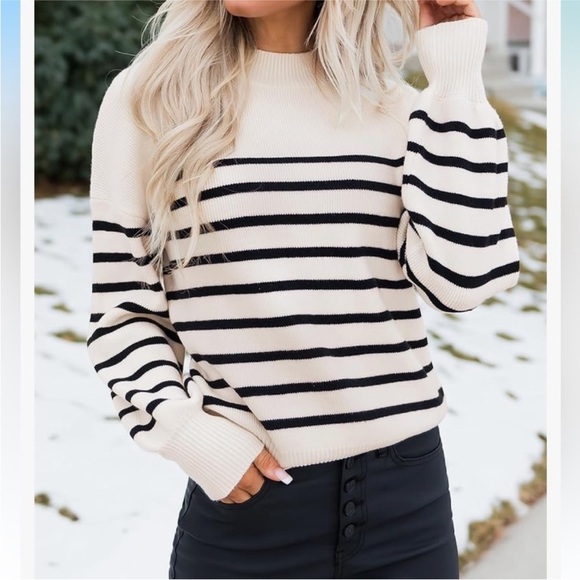 Boutique Brand Size Medium Black and White Striped Turtleneck Long-Sleeve Sweate - Picture 3 of 5